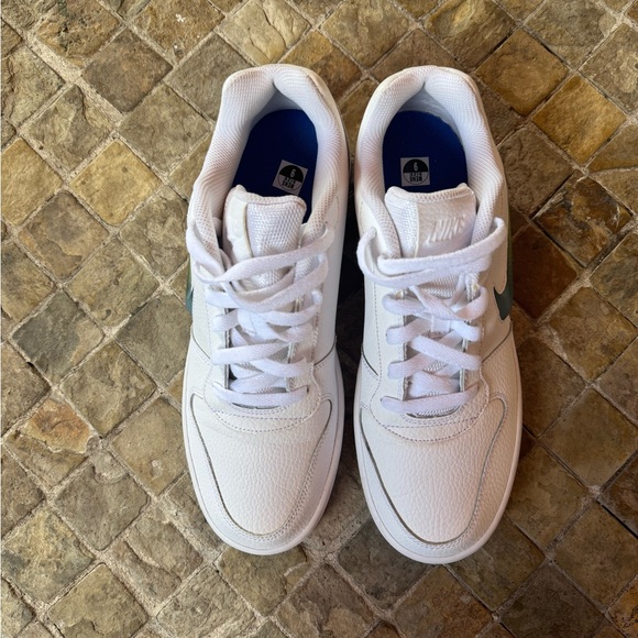 Nike White Sneakers with blue green  Swoosh - Picture 4 of 11